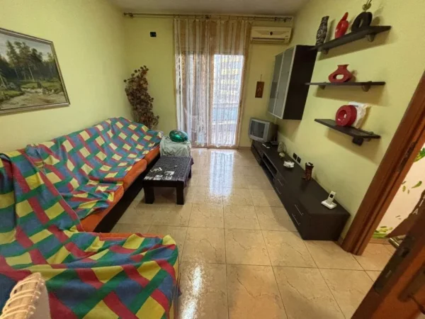 Tirane, jepet me qera apartament 2+1+Ballkon Kati 4, 94 m² 750 € (Rruga Sami Frasheri)