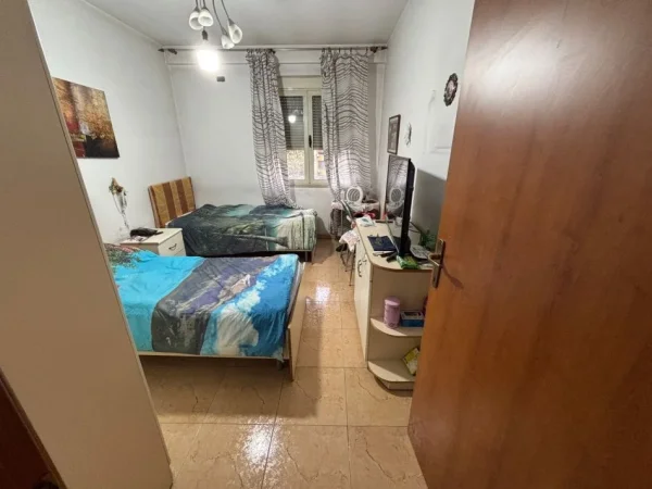 Tirane, jepet me qera apartament 2+1+Ballkon Kati 4, 94 m² 750 € (Rruga Sami Frasheri)