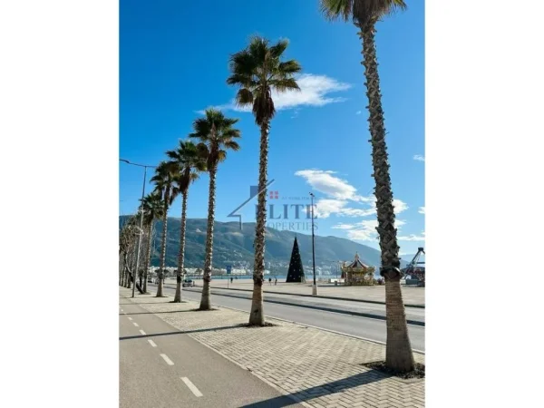 Vlore - Lungomare, shitet apartament 1+1+Ballkon Kati 1, 128.184 m² 210.000 € (Lungomare, Vlore)
