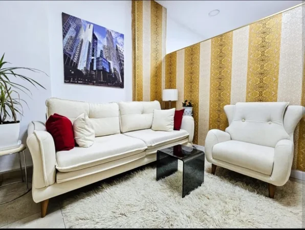 Tirane, jepet me qera 1+1 Kati 0, 40 m² 400 €