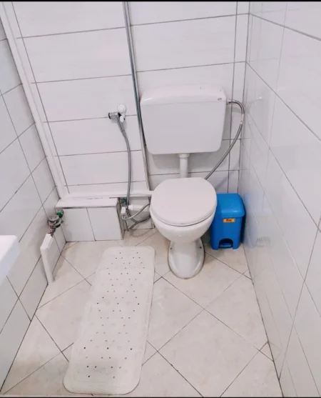 Tirane, jepet me qera 1+1 Kati 0, 40 m² 400 €
