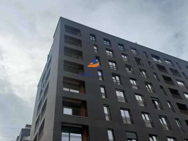 Tirane, jepet me qera ambjent biznesi Kati 1, 66 m² 700 € 