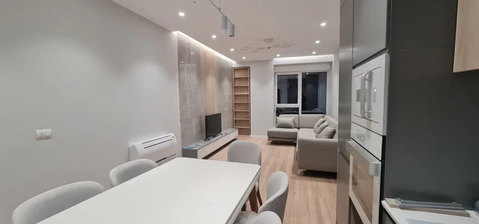 Tirane, jepet me qera apartament 2+1 Kati 2, 105 m² 700 €