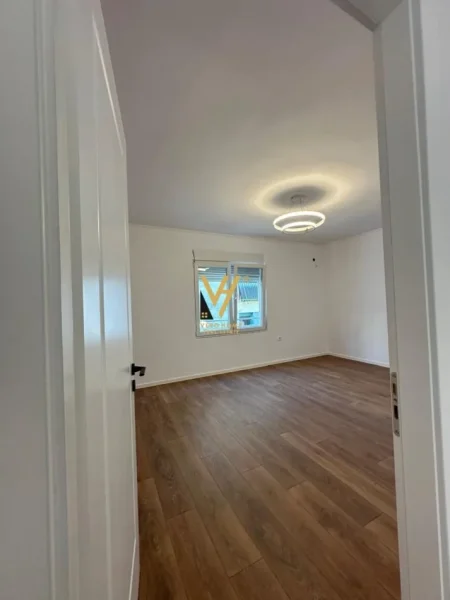Tirane, shitet apartament 2+1+Ballkon Kati 4, 65 m² 118.000 € (RRUGA KONGRESI I MANASTIRIT)