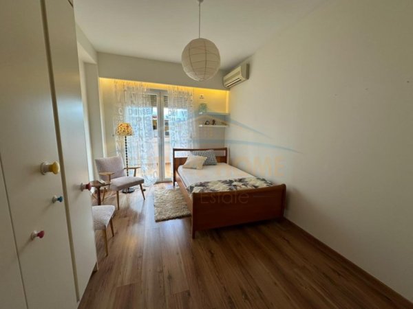 Tirane, jepet me qera apartament 2+1+Ballkon Kati 6, 120 m² 1.200 € (Myslym shyri)