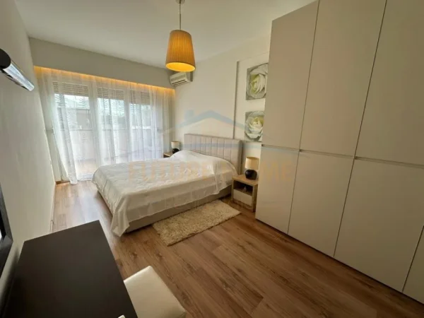 Tirane, jepet me qera apartament 2+1+Ballkon Kati 6, 120 m² 1.200 € (Myslym shyri)