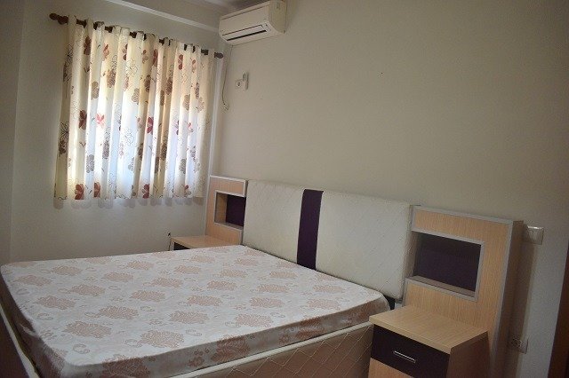 Tirane, jepet me qera apartament 3+1+2 wc+2Ballkone, Kati 5, 125 m² 600 € (Rruga 5 maji tek zgara 5 maji)