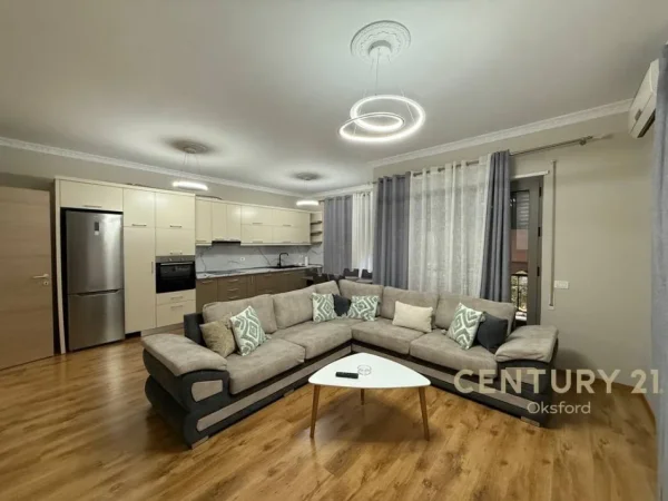Tirane, jepet me qera apartament 2+1+Ballkon Kati 2, 116 m² 1.200 € (Rruga Kavajes)