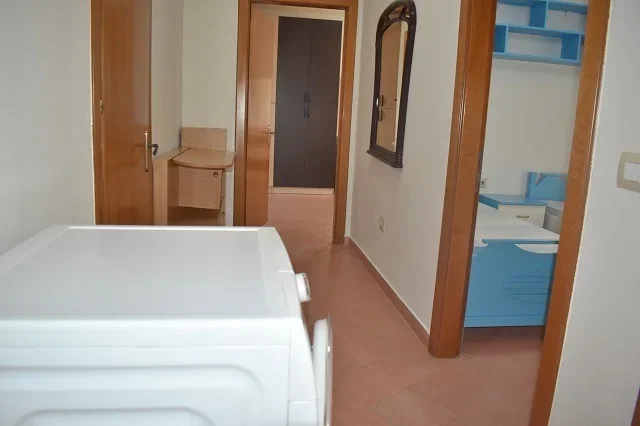 Tirane, jepet me qera apartament 3+1+2 wc+2Ballkone, Kati 5, 125 m² 600 € (Rruga 5 maji tek zgara 5 maji)
