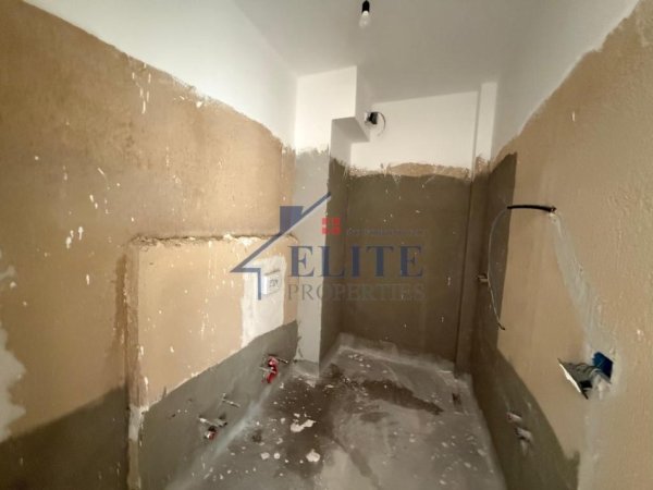 Tirane, shitet apartament 2+1+Ballkon Kati 9, 122 m² 189.565 € (Rruga Dritan Hoxha)