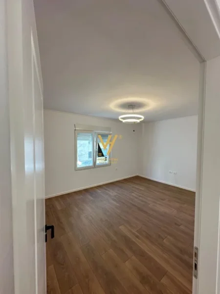 Tirane, shitet apartament 1+1+Ballkon Kati 4, 52 m² 95.000 € (RRUGA KONGRESI MANASTIRIT)