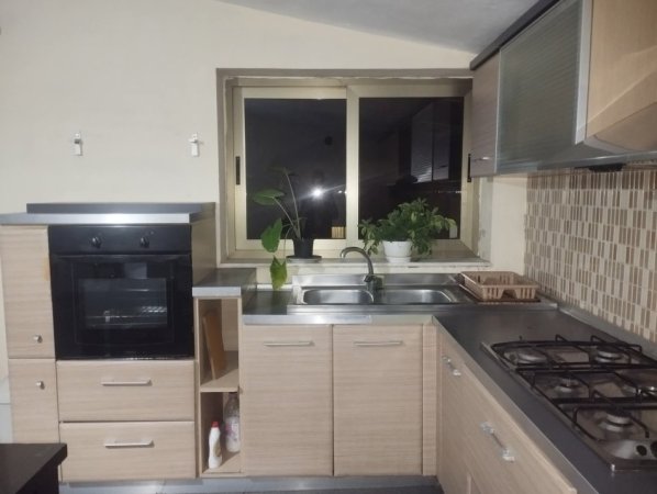Tirane, jepet me qera apartament 2+1 Kati 4, 100 m² 450 € 
