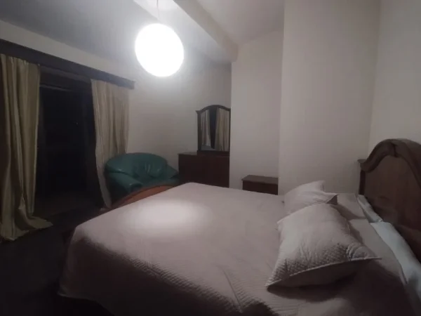Tirane, jepet me qera apartament 2+1 Kati 4, 100 m² 450 € 