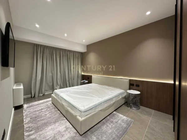 Tirane, jepet me qera apartament 2+1+Ballkon Kati 14, 120 m² 2.200 € (Ambasador 3)