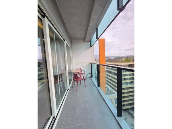 Tirane, jepet me qera apartament 2+1+Ballkon Kati 14, 120 m² 2.200 € (Ambasador 3)