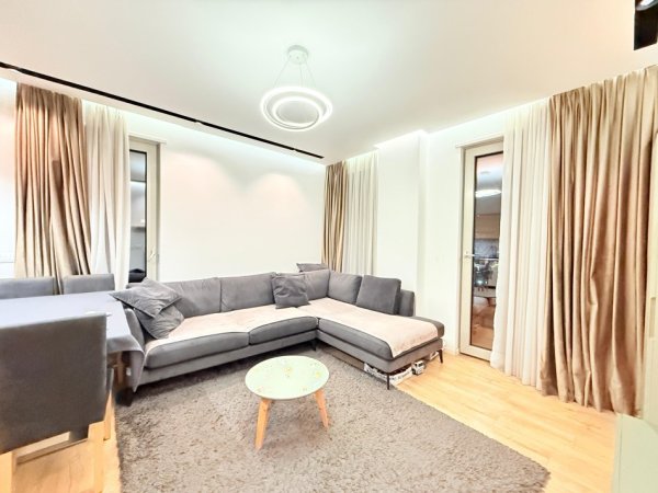 Tirane, shitet apartament 1+1+Ballkon Kati 5, 72 m² 199.000 € (Foleja e Gjelbër, pas Ring Center)