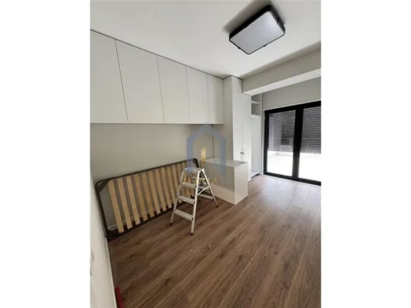Tirane, shes apartament 3+1+Ballkon Kati 3, 219 m² 330.000 € (Kodra e Dielli 2)