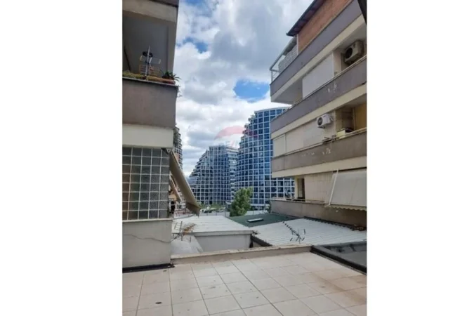 Tirane, jepet me qera zyre Kati 2, 105 m² 750 € (Kopshti Zoologjik)