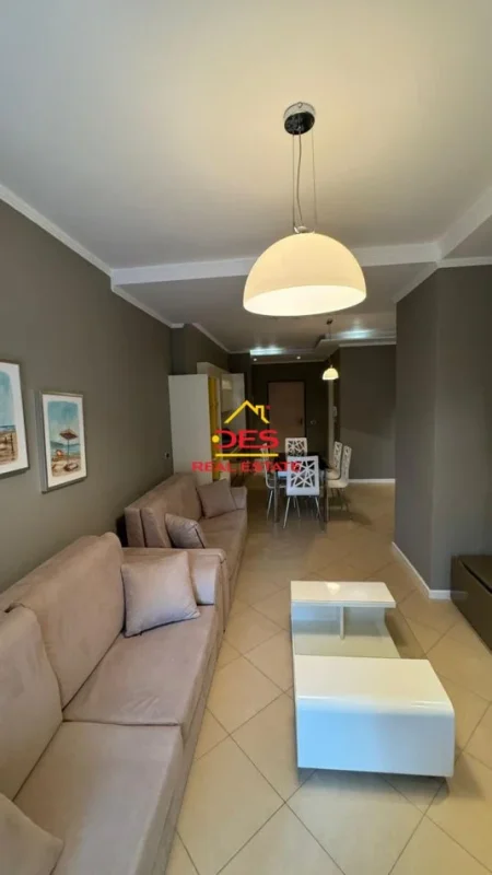 Vlore, shitet apartament 2+1+Ballkon Kati 1, 86 m² (Rruga dhimitër Konomi)