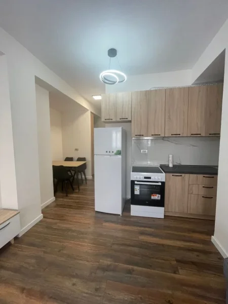 Shqiperi, jepet me qera apartament 1+1 Kati 3, 65 m² 500 € (Brryli)