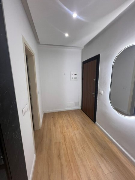 Tirane, jepet me qera apartament 2+1 , 98 m² 850 € (FUSHA AVIACIONIT)