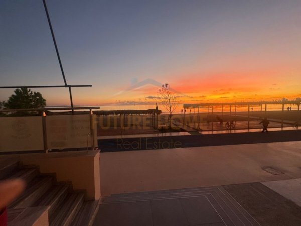 Durres, jepet me qera ambjent biznesi Kati 1, 55 m² 692.085.962 € 