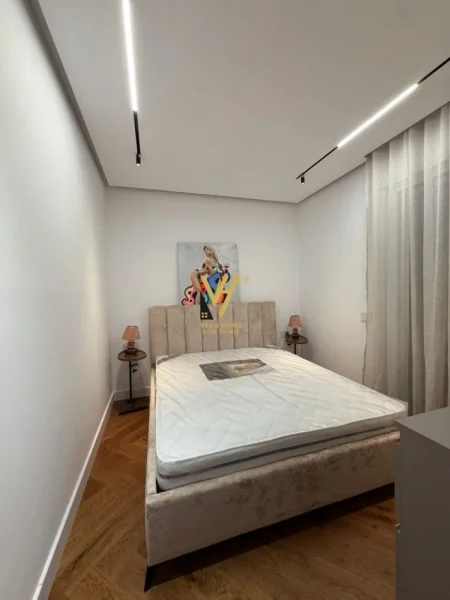 Tirane, jepet me qera apartament 2+1+Ballkon Kati 4, 130 m² 1.600 € (MINE PEZA)