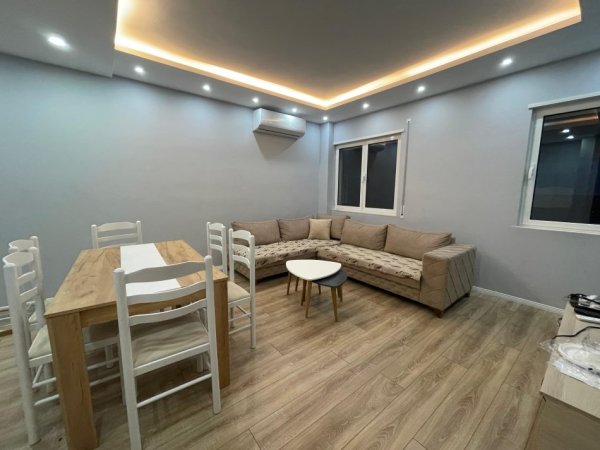 Tirane, shitet apartament 2+1+Ballkon Kati 2, 85 m² (Linze)