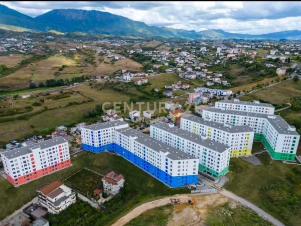 Tirane, jepet me qera apartament 2+1+Aneks+Ballkon Kati 5, 79 m² 500 € (Neom126955)