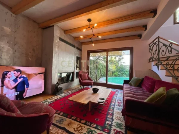 Tirane, jepet me qera Vile 2 Katshe Kati 0, 500 m² 4.500 € (Neom127346)