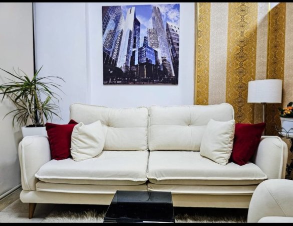 Tirane, jepet me qera garsonier Kati 0, 30 m² 400 € (Rruga Him Kolli)