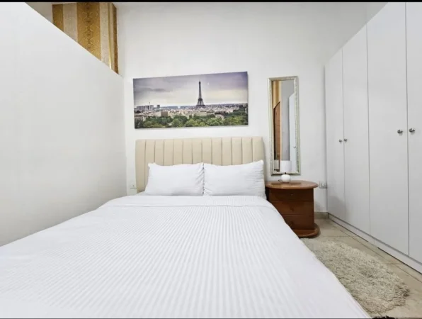 Tirane, jepet me qera garsonier Kati 0, 30 m² 400 € (Rruga Him Kolli)