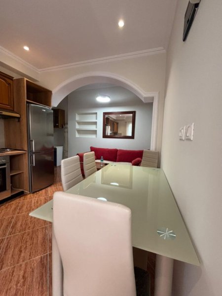 Tirane, jepet me qera apartament 1+1 Kati 1, 58 m² 400 € (5 maj)