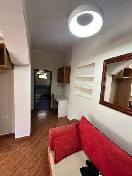 Tirane, jepet me qera apartament 1+1 Kati 1, 58 m² 400 € (5 maj)