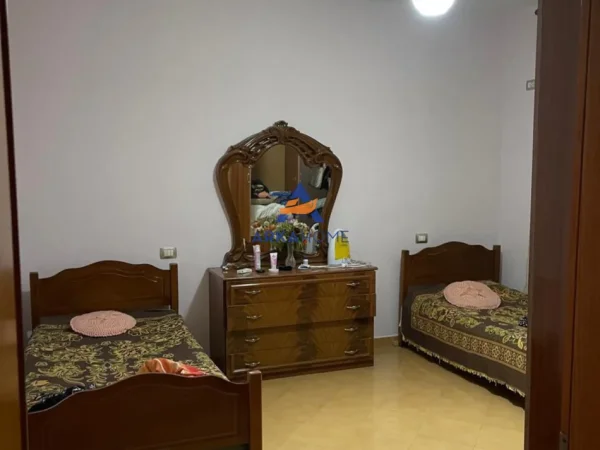 Tirane, shitet Vile 2 Katshe Kati 2, 300 m² 237.000 € 