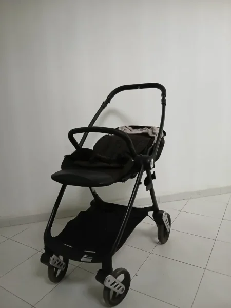 Tirane, shes Karroce per femije 100 €