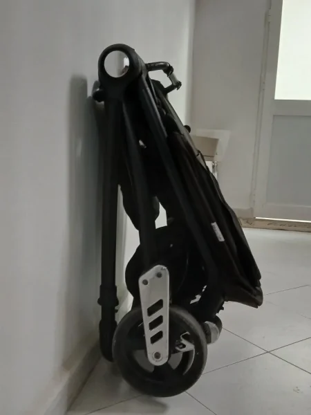 Tirane, shes Karroce per femije 100 €