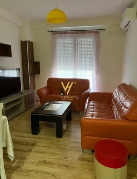 Tirane, jepet me qera apartament 1+1+Ballkon Kati 4, 60 m² 520 € (QYTET STUDENTI)