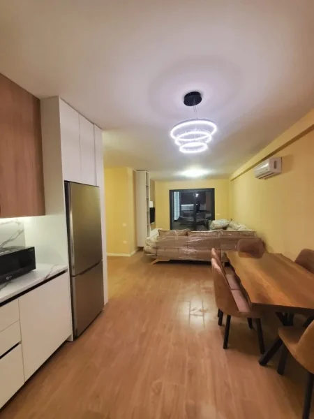 Tirane, jepet me qera apartament 2+1 , 122 m² 1.300 € (LIQENI I THATE PRANE RADISSON BLU)