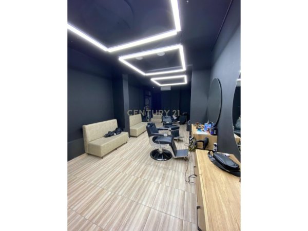 Tirane, shes dyqan Kati 0, 54 m² 160.000 € (Rruga Imer Ndregjoni)