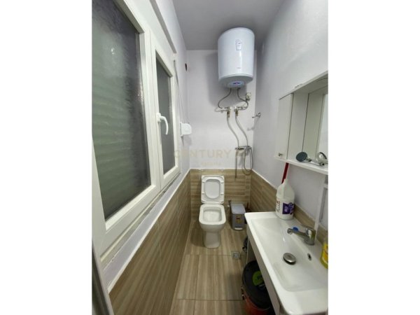 Tirane, shes dyqan Kati 0, 54 m² 160.000 € (Rruga Imer Ndregjoni)