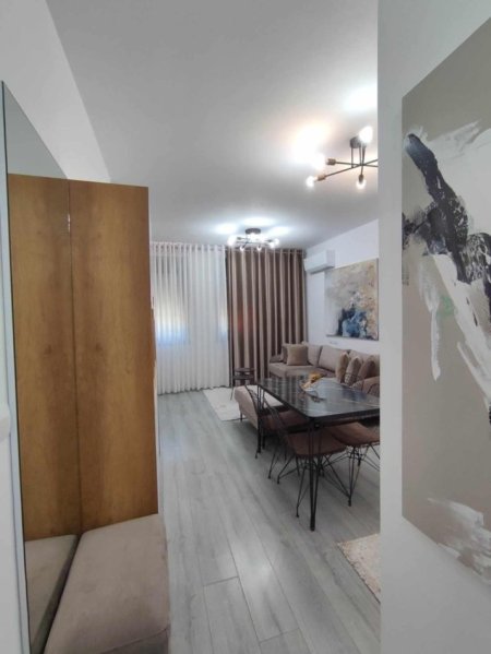 Tirane, jepet me qera apartament 1+1 Kati 1, 51 m² 450 € (konferenca pezes)