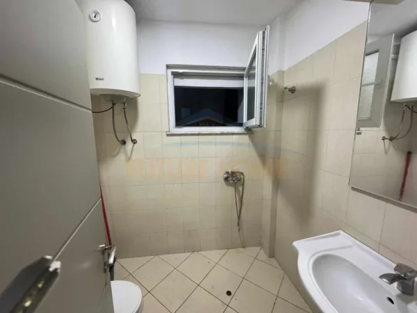 Tirane, jepet me qera apartament 2+1 Kati 3, 84 m² 450 € 