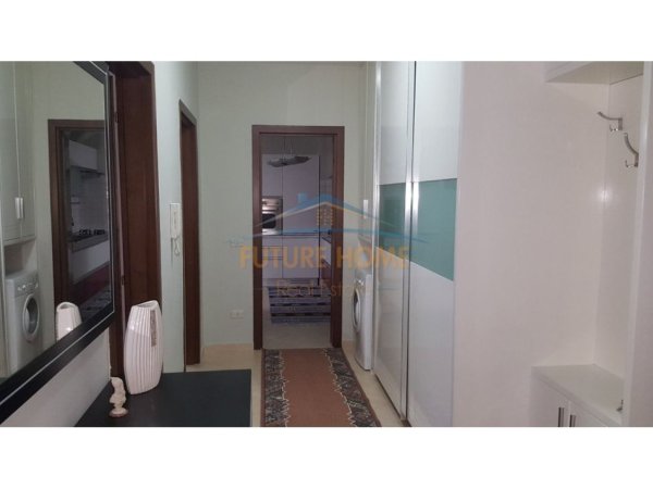 Tirane, jepet me qera apartament 1+1 Kati 3, 83 m² 550 € 