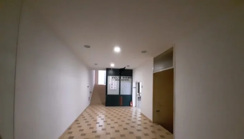 Tirane, jepet me qera ambjent biznesi , 750 m² 4.700 € (STACIONI TRENIT)