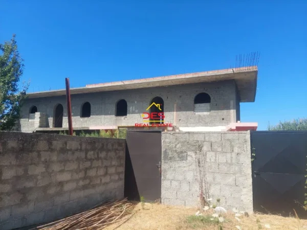 Vlore, shitet shtepi Kati 0, 175 m² 250.000 € (Çole)