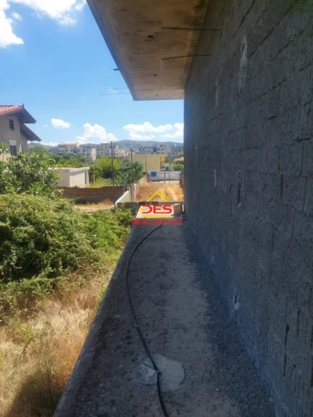 Vlore, shitet shtepi Kati 0, 175 m² 250.000 € (Çole)