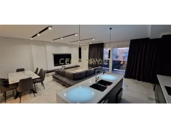 Tirane, jepet me qera apartament 2+1+Ballkon Kati 5, 1.200 € (Ish Hipoteka)