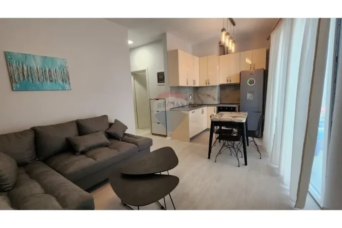 Tirane, jepet me qera apartament 1+1 Kati 8, 69 m² 580 € (astir)