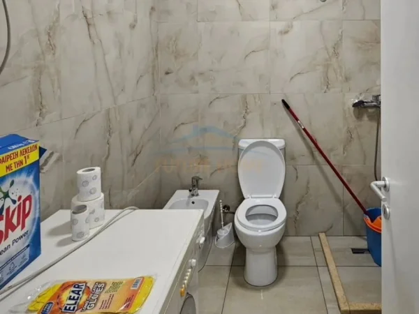 Tirane, jepet me qera apartament 1+1 Kati 1, 60 m² 550 € 